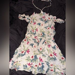 Hollister, Size M, White Floral